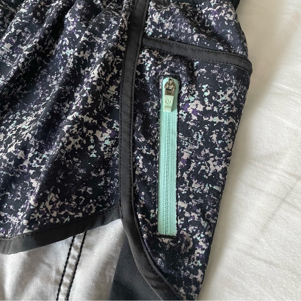 Lululemon Tracker II Short Rocky Road Sand Dune Size 6 - Picture 9 of 10